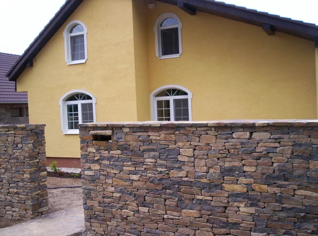 Andezit A52 stavební kámen