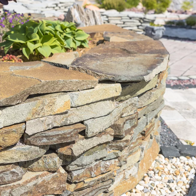 Andezit A52 stavební kámen