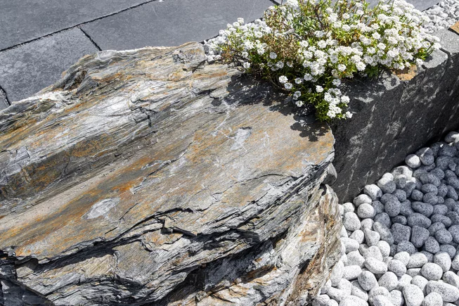 Břidlice B95 solitérní kámen