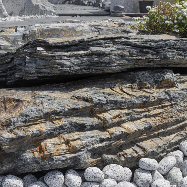 Břidlice B95 solitérní kámen