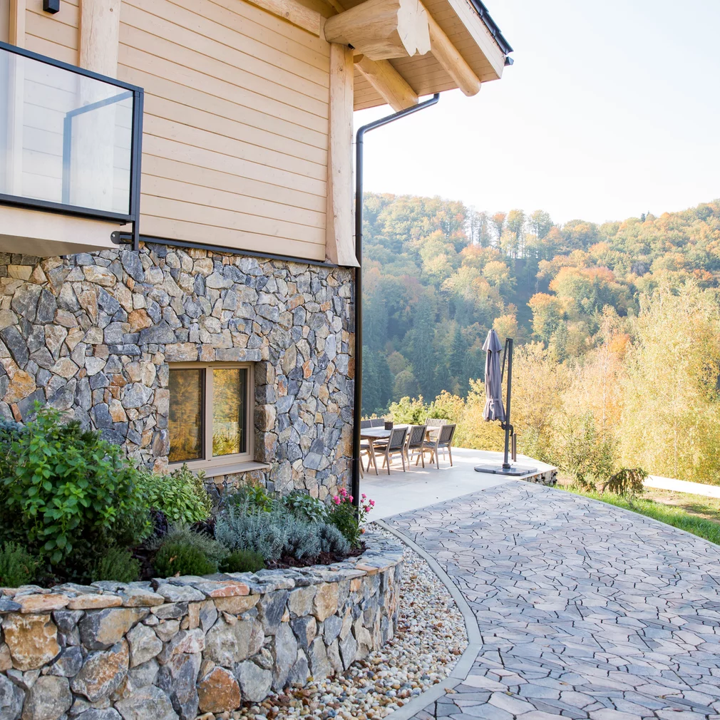 Fasáda z přírodního kamene Rock Face