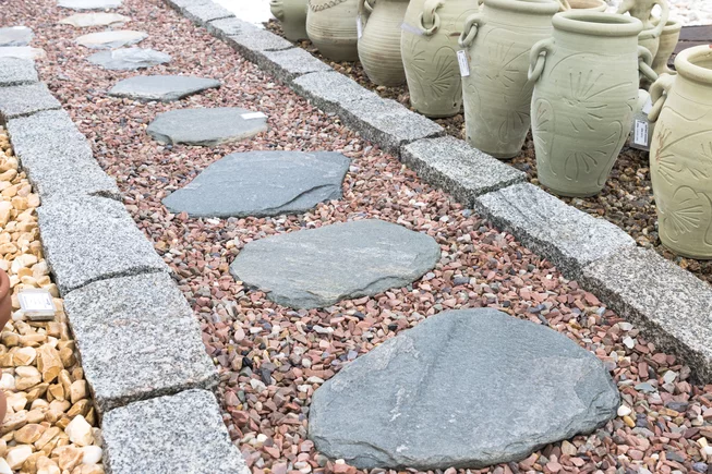 Gneis AG81 nášlapné kameny