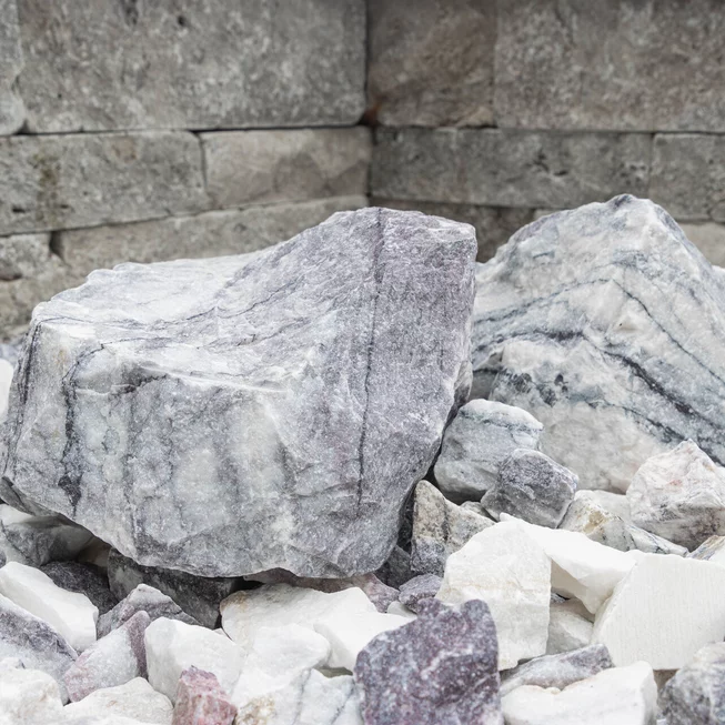 Mramor M39 kusový kámen / lomový kámen