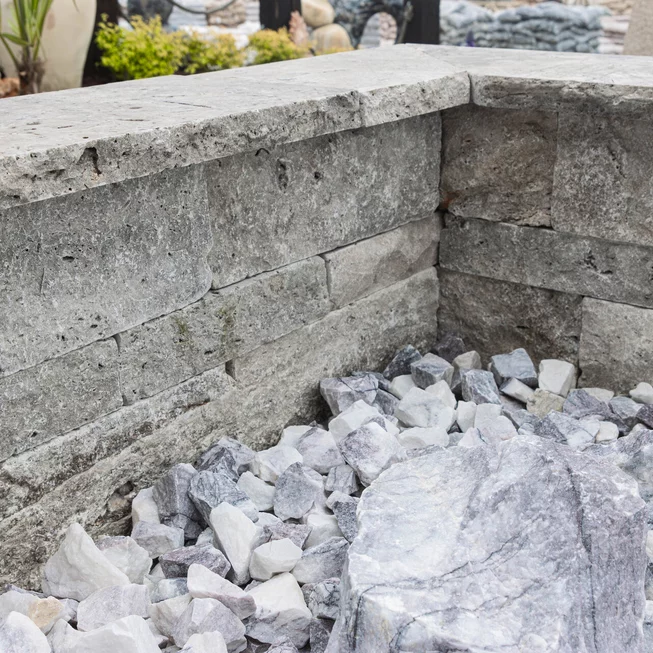 Mramor M39 kusový kámen / lomový kámen