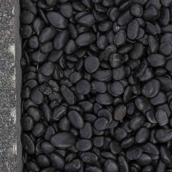 Mramor ML95 leštěný dekorační valouny / okrasné kamenivo