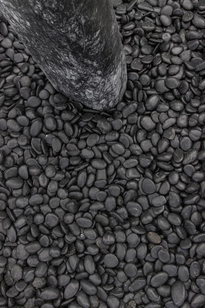 Mramor ML95 leštěný dekorační valouny / okrasné kamenivo