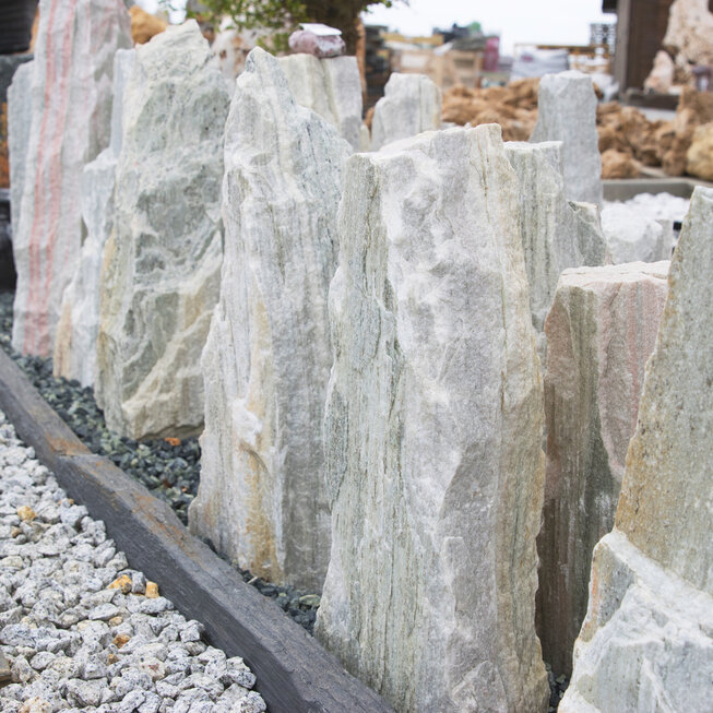 Mramor PASTIL M34 sloup podřezaný solitérní kámen