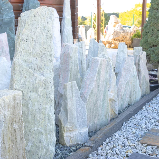 Mramor PASTIL M34 sloup podřezaný solitérní kámen