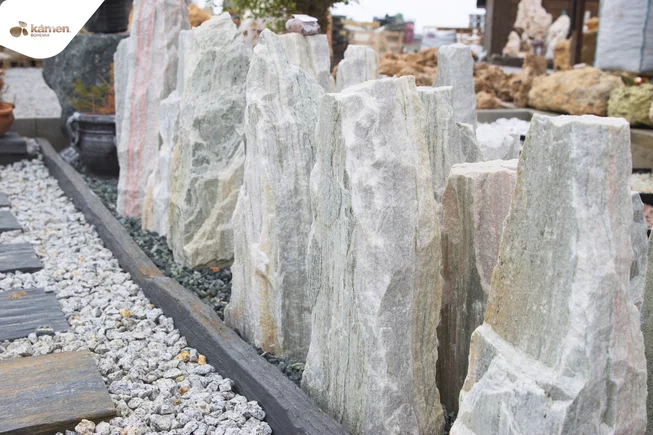 Mramor PASTIL M34 sloup podřezaný solitérní kámen