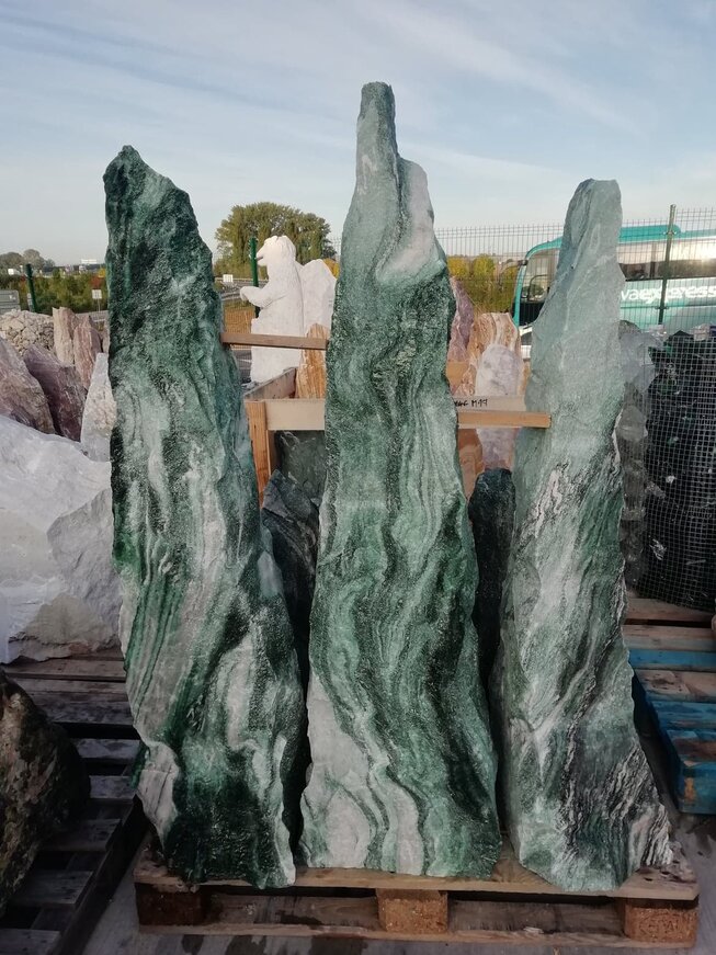 Mramor POLAR GREEN M61 sloup podpílený solitérní kámen