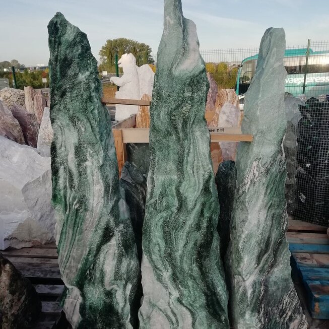 Mramor POLAR GREEN M61 sloup podpílený solitérní kámen