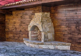 Přiveďte svůj zahradní krb k životu s nádherným kamenným obkladem