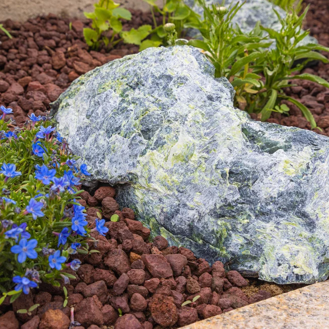 Serpentin SE65 kusový kámen / lomový kámen