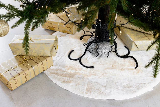 Stojan na stromeček s kamenem