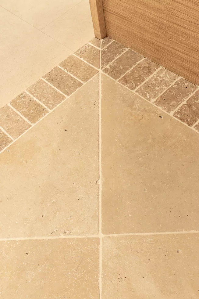 Travertin Antik ATR22 velkoformátovaný obklad / dlažba