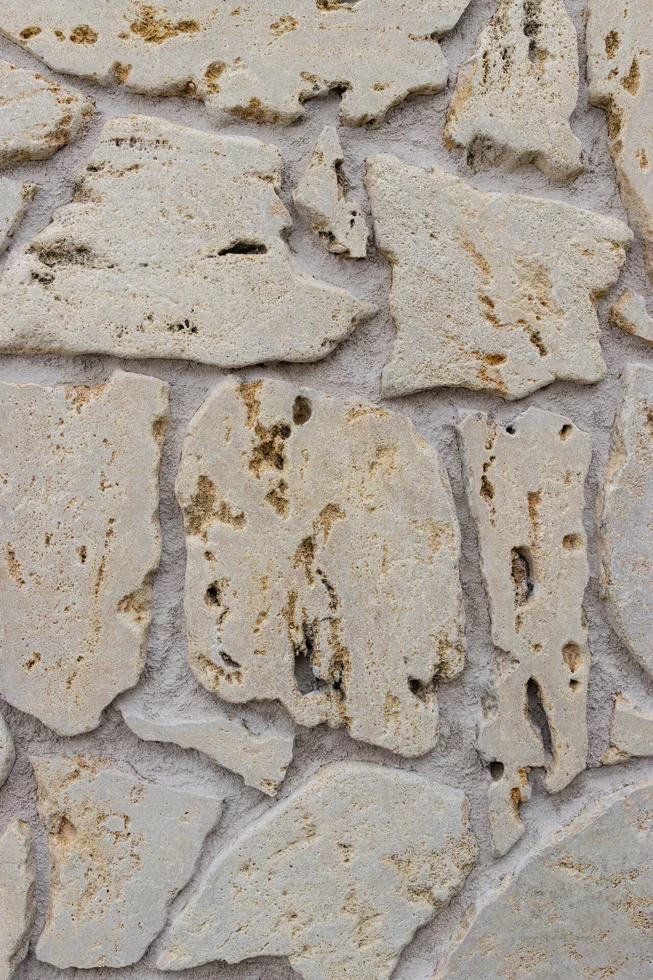 Travertin ATR55 děrovaný kamenný obklad/dlažba