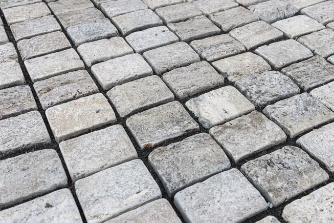 Travertin BLUE SKY ATR73 kamenná kostka