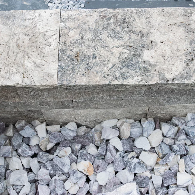 Travertin BLUE SKY ATR73 kamenný blok/zídka