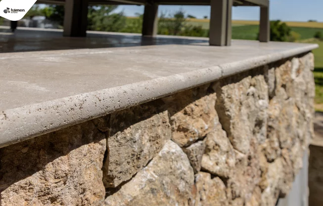 Travertin COFFEE ATR55 bazénový lem