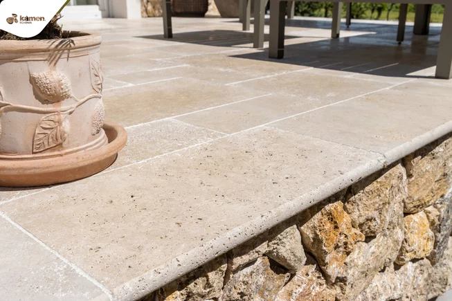 Travertin COFFEE ATR55 bazénový lem