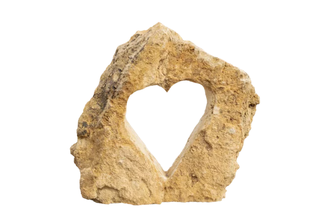 Travertin děravý TR51 podřezaný solitérní kámen