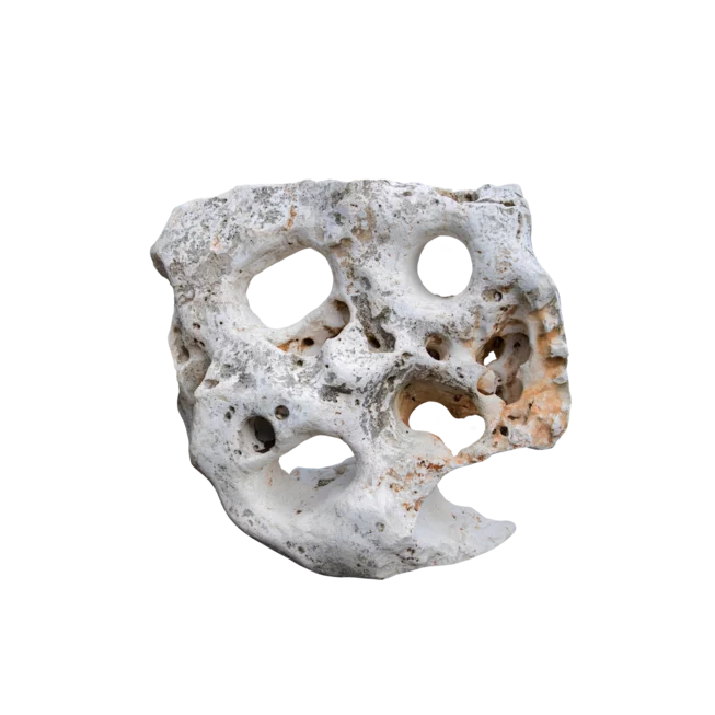 Travertin děravý TR51 podřezaný solitérní kámen