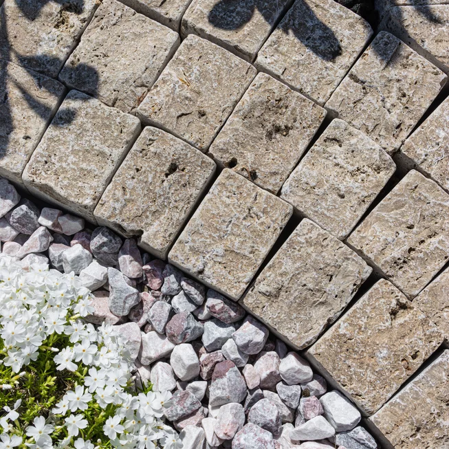 Travertin MOCCA ATR56 kamenná kostka