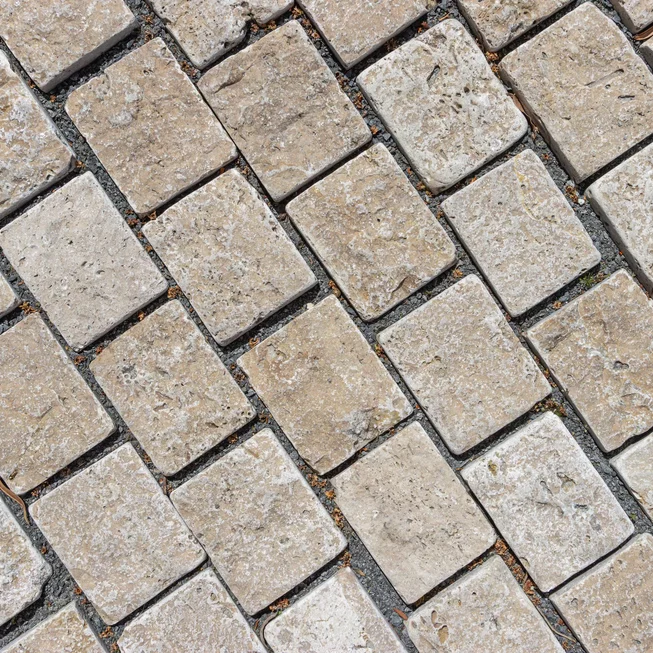 Travertin MOCCA ATR56 kamenná kostka