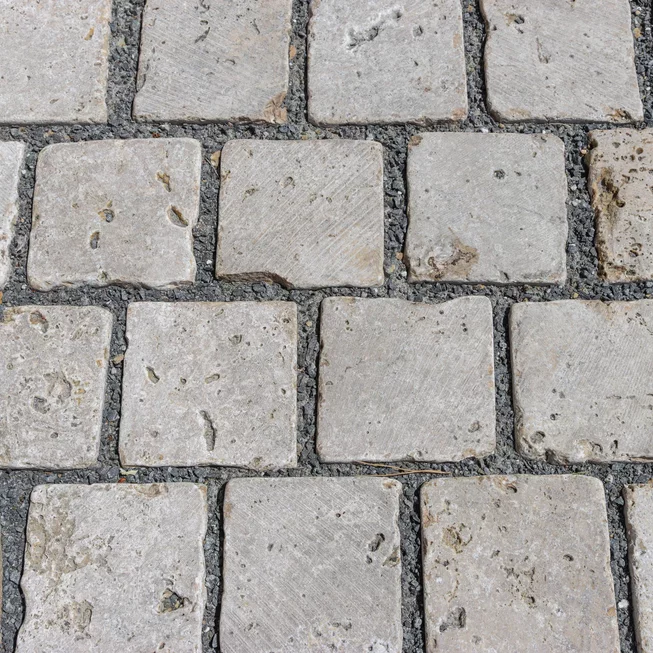 Travertin MOCCA ATR56 kamenná kostka