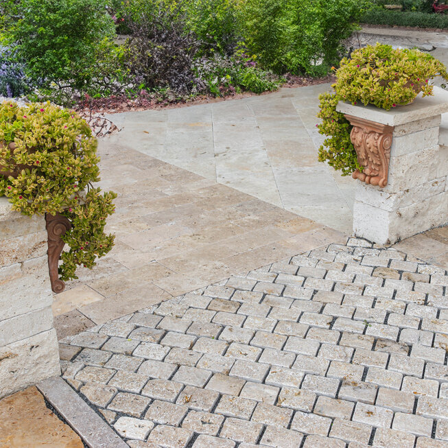 Travertin MOCCA ATR56 kamenná kostka