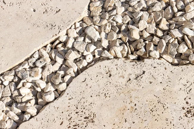 Travertin TR22 LIGHT nášlapné kameny