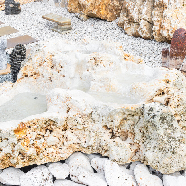 Travertin vodopád “M“ TR51 fontána z kamene/umyvadlo