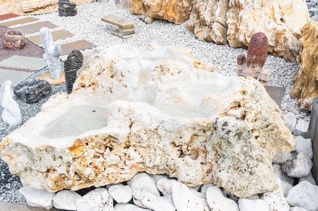 Travertin vodopád “M“ TR51 fontána z kamene/umyvadlo