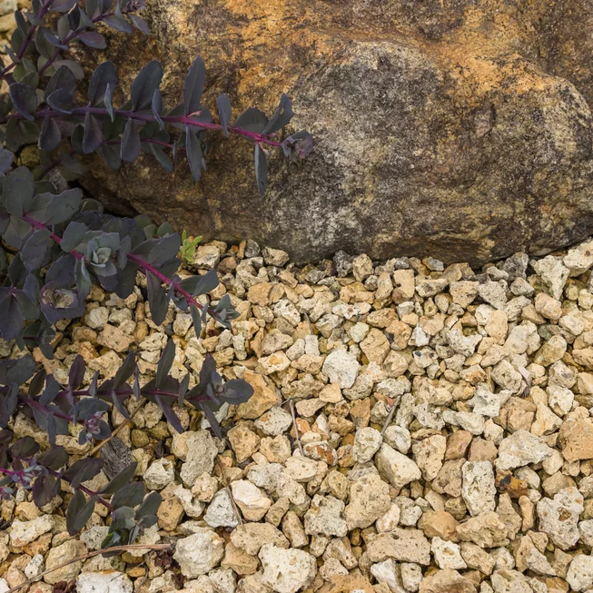 Tufa T25 dekorační štěrk/okrasné kamenivo