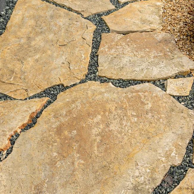 Vápenec V25 nášlapné kameny