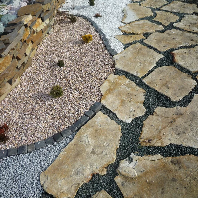 Vápenec V25 nášlapné kameny