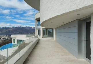 Vnější dlažba z kamene travertin: Odolná a krásná možnost