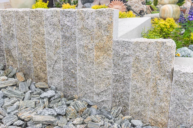 Žula Z25 kamenný obrubník/palisáda