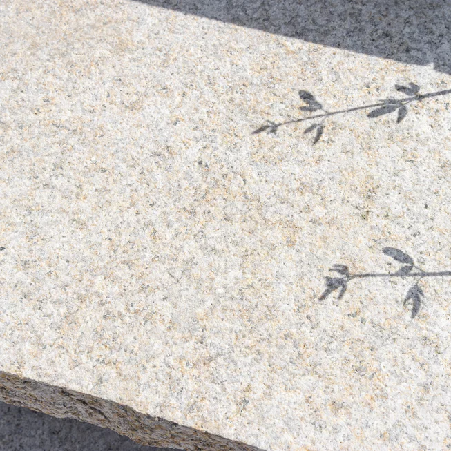 Žula Z25 schody kamenné schody / bloky s osekaným krajem