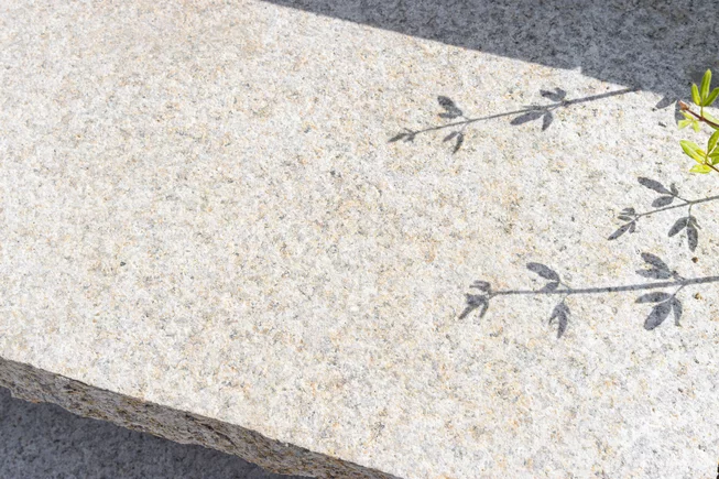 Žula Z25 schody kamenné schody / bloky s osekaným krajem