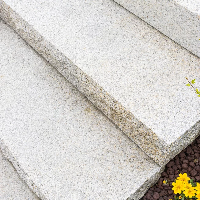 Žula Z25 schody kamenné schody / bloky s osekaným krajem