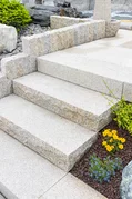 Žula Z25 schody kamenné schody / bloky s osekaným krajem