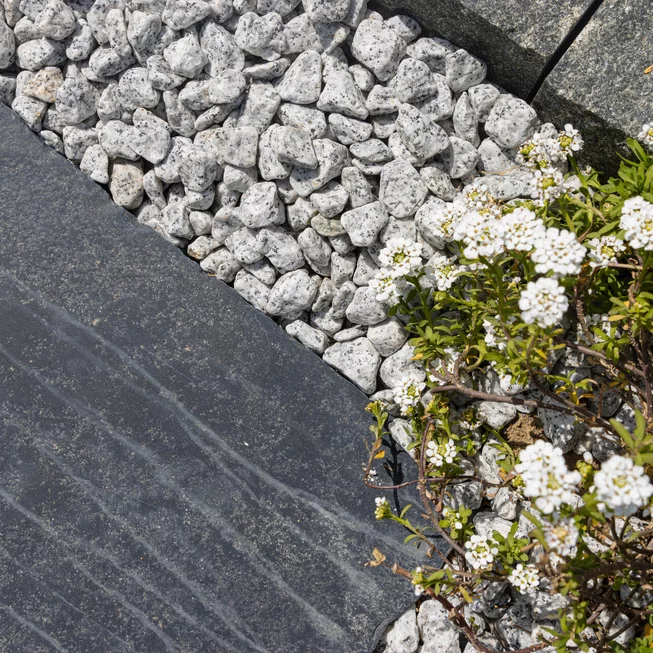 Žula Z81 dekorační valouny / okrasné kamenivo