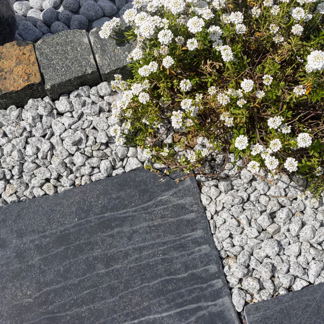 Žula Z81 dekorační valouny / okrasné kamenivo