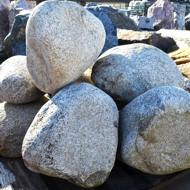 Žula Z81 solitérní kámen