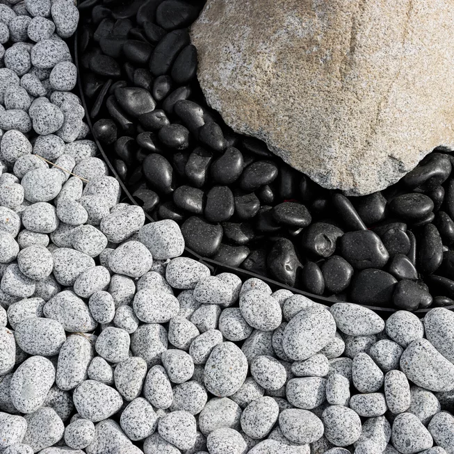 Žula Z85 dekorační valouny / okrasné kamenivo