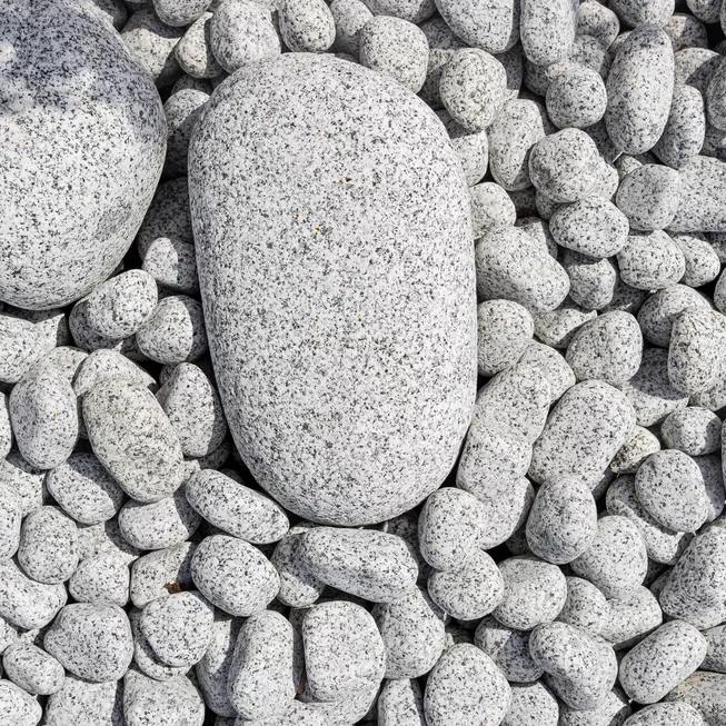 Žula Z85 dekorační valouny / okrasné kamenivo