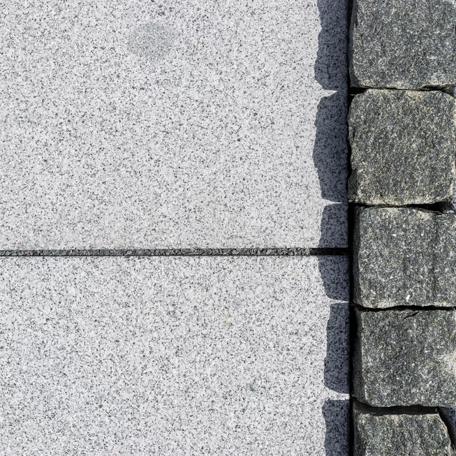 Žula Z85 nášlapné kameny